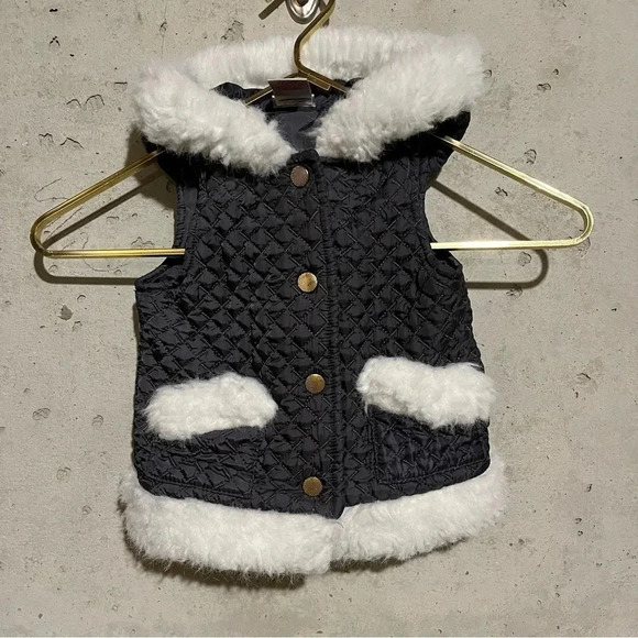 Savannah Other - Savannah Vest Girls Size 18 M Fur Trim Full Zip Quilted